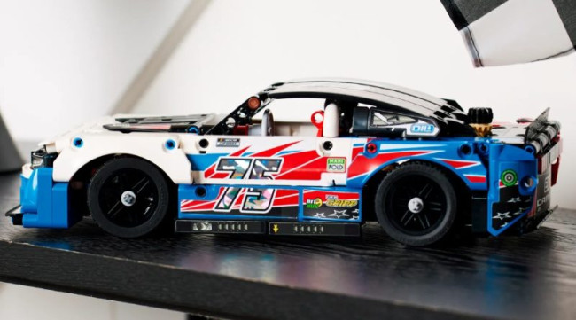 LEGO 42153 Шевроле Камаро ZL1 нового поколения NASCAR   - фото5