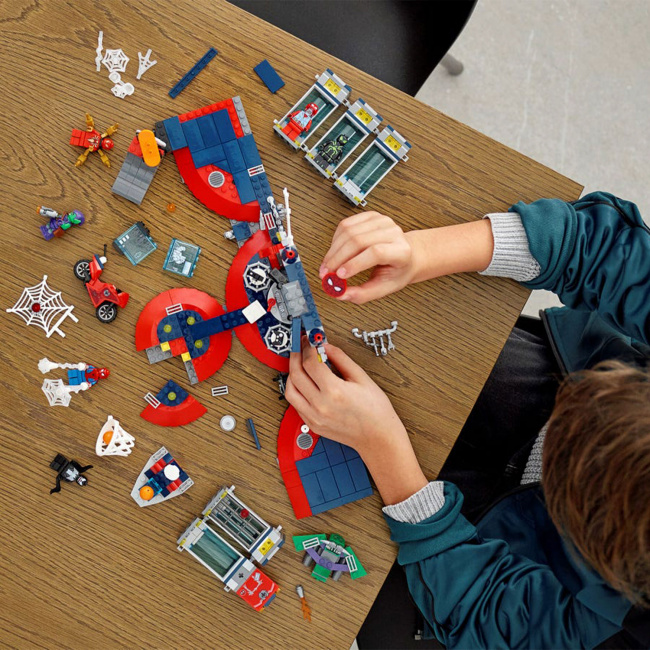 LEGO 76175 Нападение на мастерскую паука - фото8