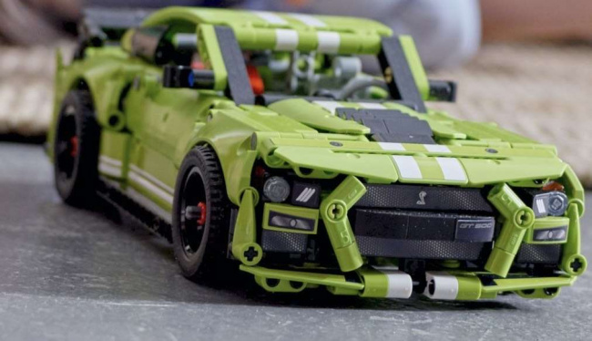  LEGO 42138 Ford Mustang Shelby® GT500® - фото7