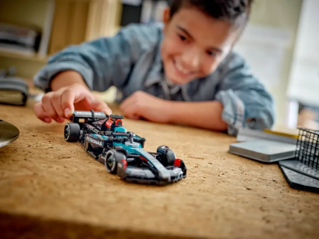 LEGO 77244 Гоночный автомобиль Mercedes-AMG F1 W15  - фото9