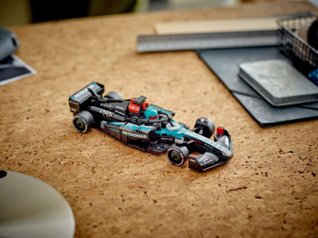 LEGO 77244 Гоночный автомобиль Mercedes-AMG F1 W15  - фото10