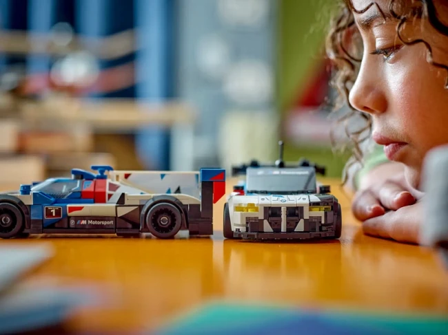 76922 BMW M4 GT3 и M Hybrid V8 LEGO Speed Champions - фото7