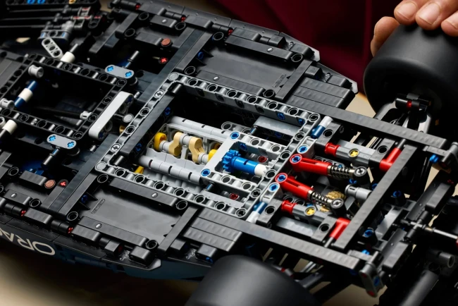 LEGO 42206 Гоночная машина F1 Oracle Red Bull Racing RB20   - фото6