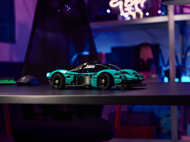 LEGO 42208 Aston Martin Valkyrie   - фото6
