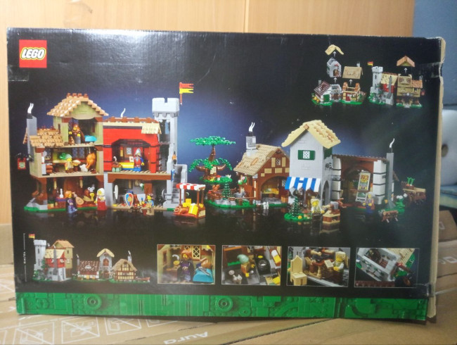 10332 Средневековая городская площадь LEGO Icons Уценка - фото