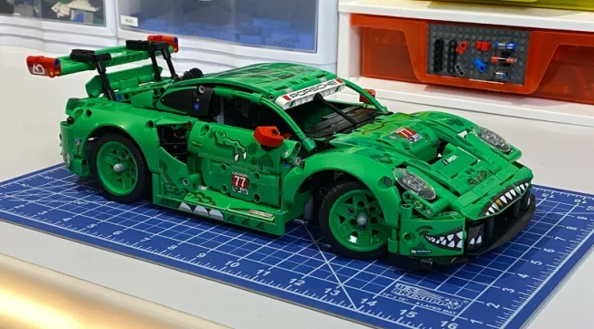 LEGO 42224 Гоночный автомобиль Porsche 911 GT3 R AO Rexy  - фото9