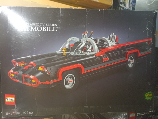 LEGO 76328 Бэтмен: Бэтмобиль из классического сериала Уценка - фото3