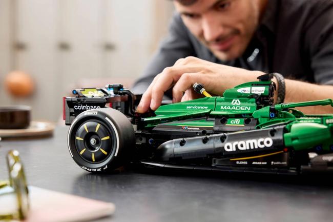 42240 Aston Martin Aramco AMR25 F1 LEGO Technic - фото8