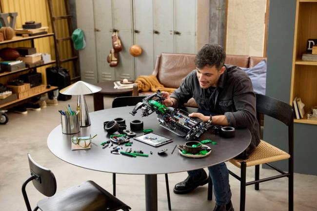 42240 Aston Martin Aramco AMR25 F1 LEGO Technic - фото6