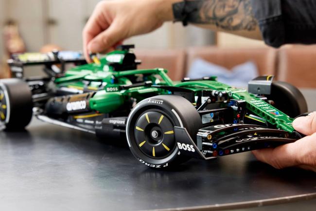 42240 Aston Martin Aramco AMR25 F1 LEGO Technic - фото10