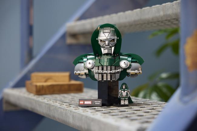 LEGO 76345  Avengers Бюст Доктора Дума   - фото4