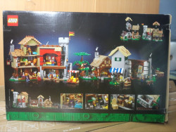 10332 Средневековая городская площадь LEGO Icons Уценка - фото